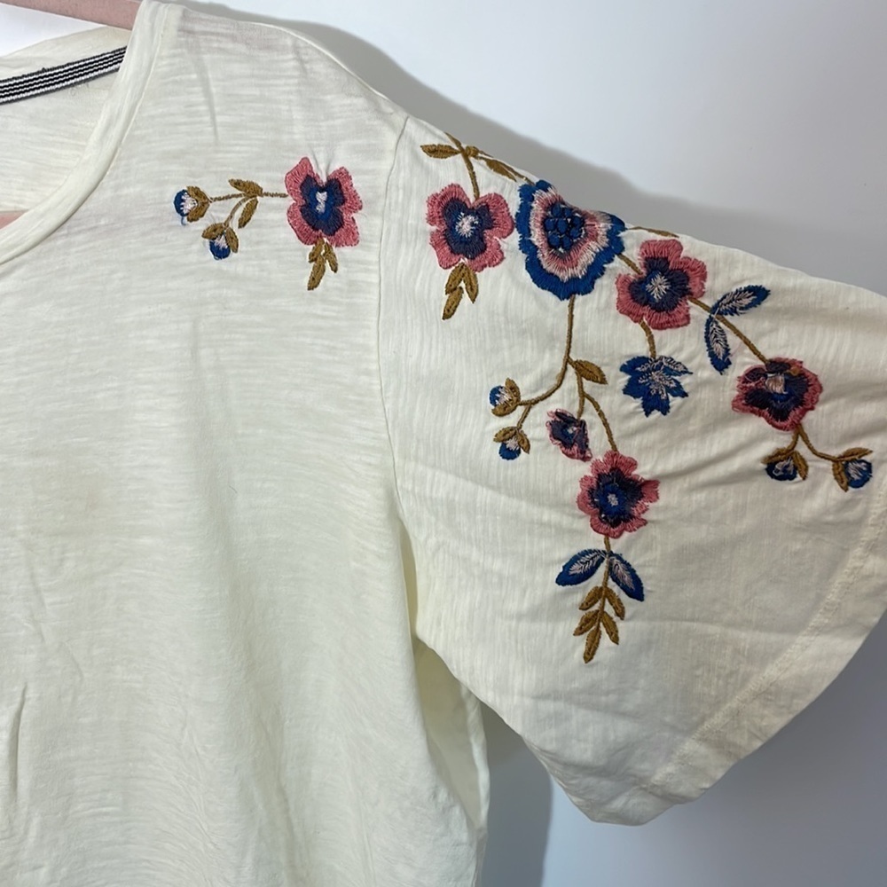 Anthropologie Akemi + Kin Embroidered Top size S - Picture 2 of 4